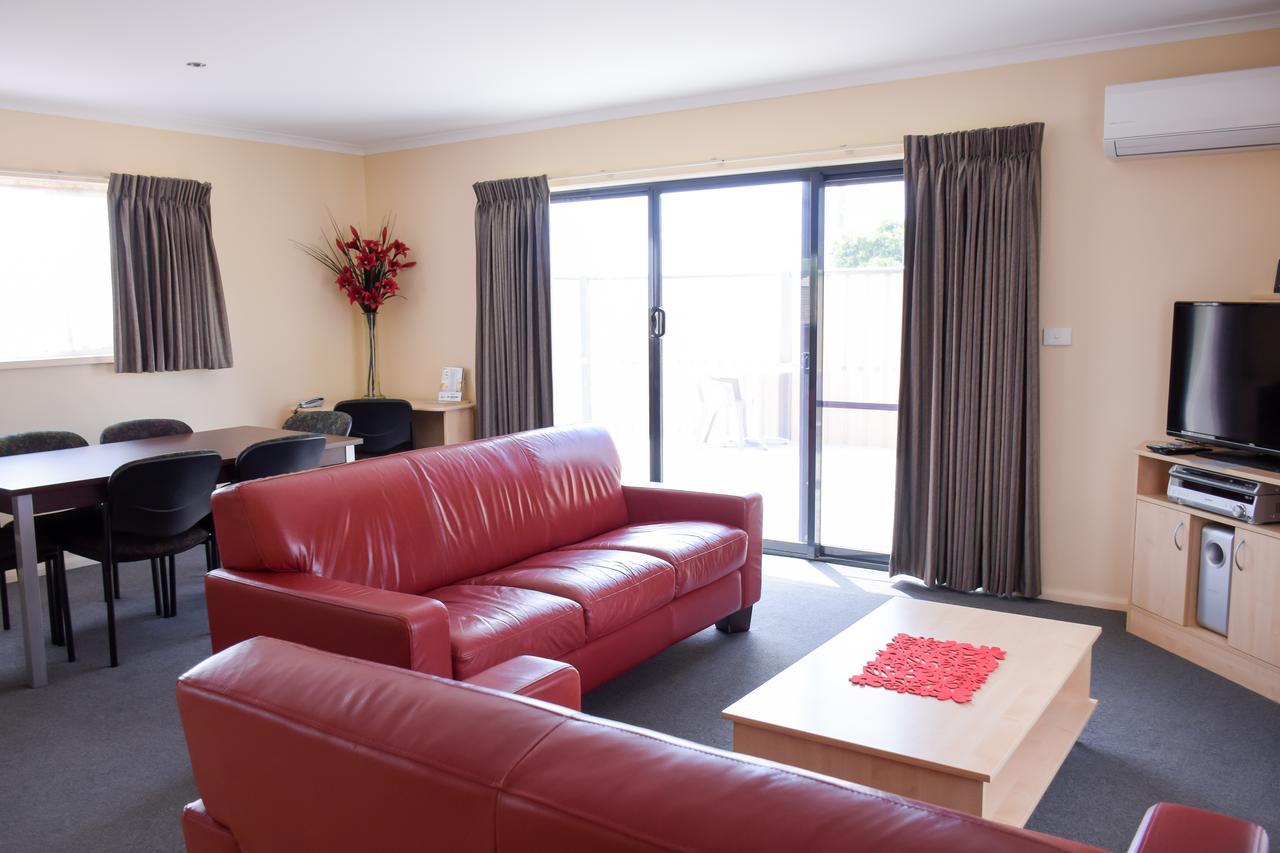 Beachway Motel Ulverstone Exteriör bild