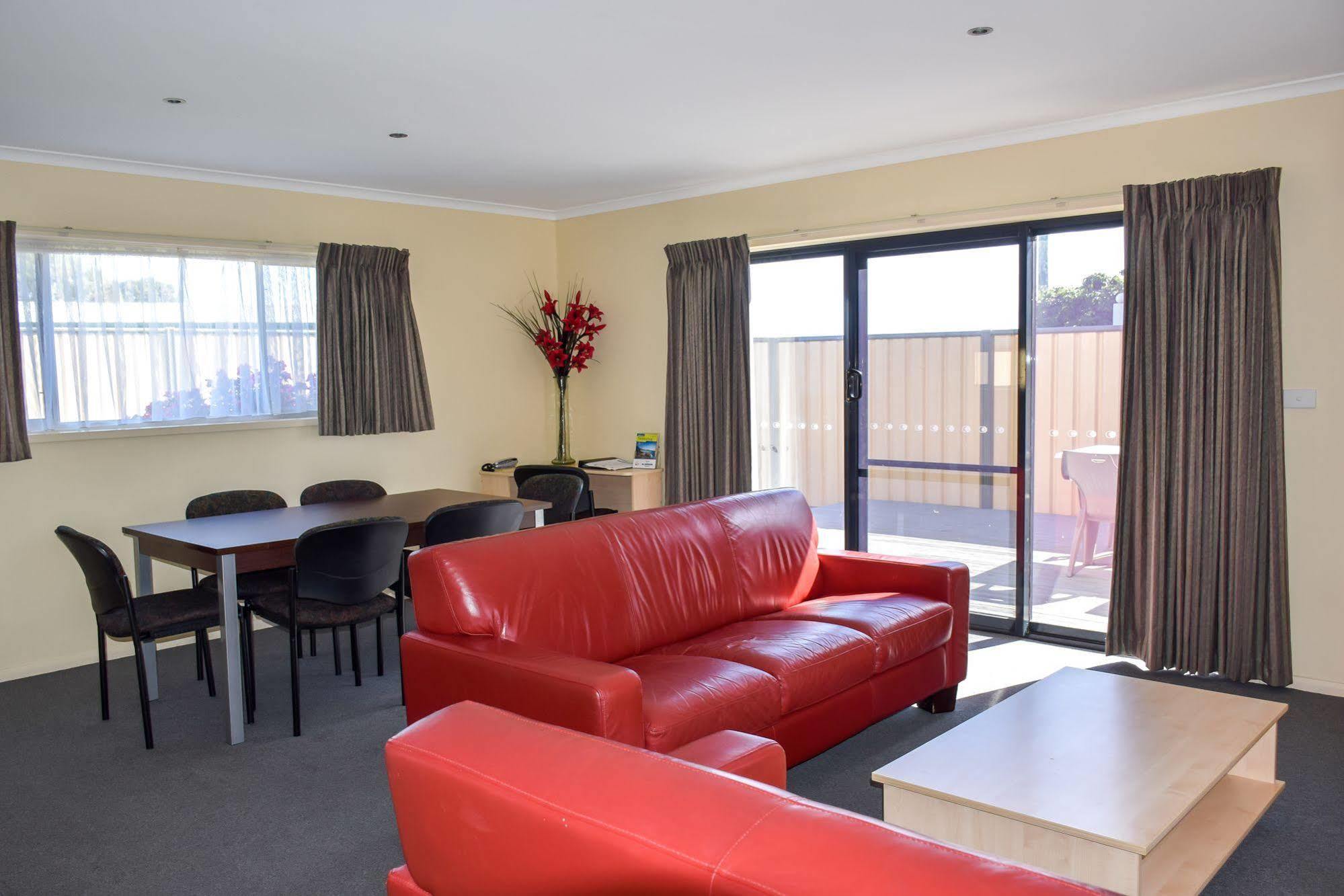 Beachway Motel Ulverstone Exteriör bild