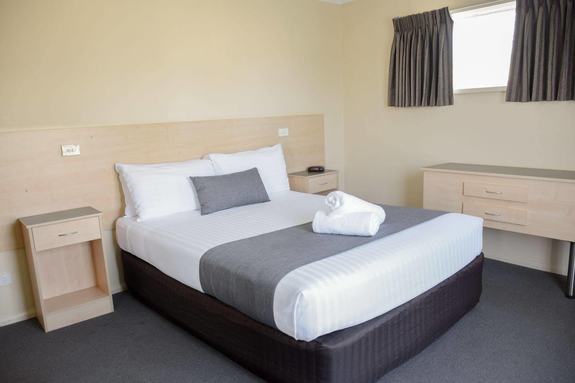 Beachway Motel Ulverstone Exteriör bild
